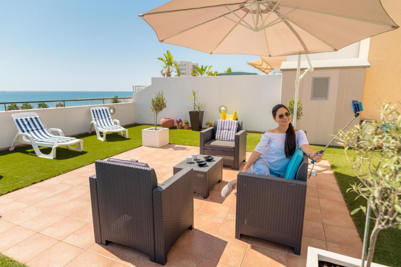 ラルナカMakenzy Seaview Penthouseアパートメント エクステリア 写真